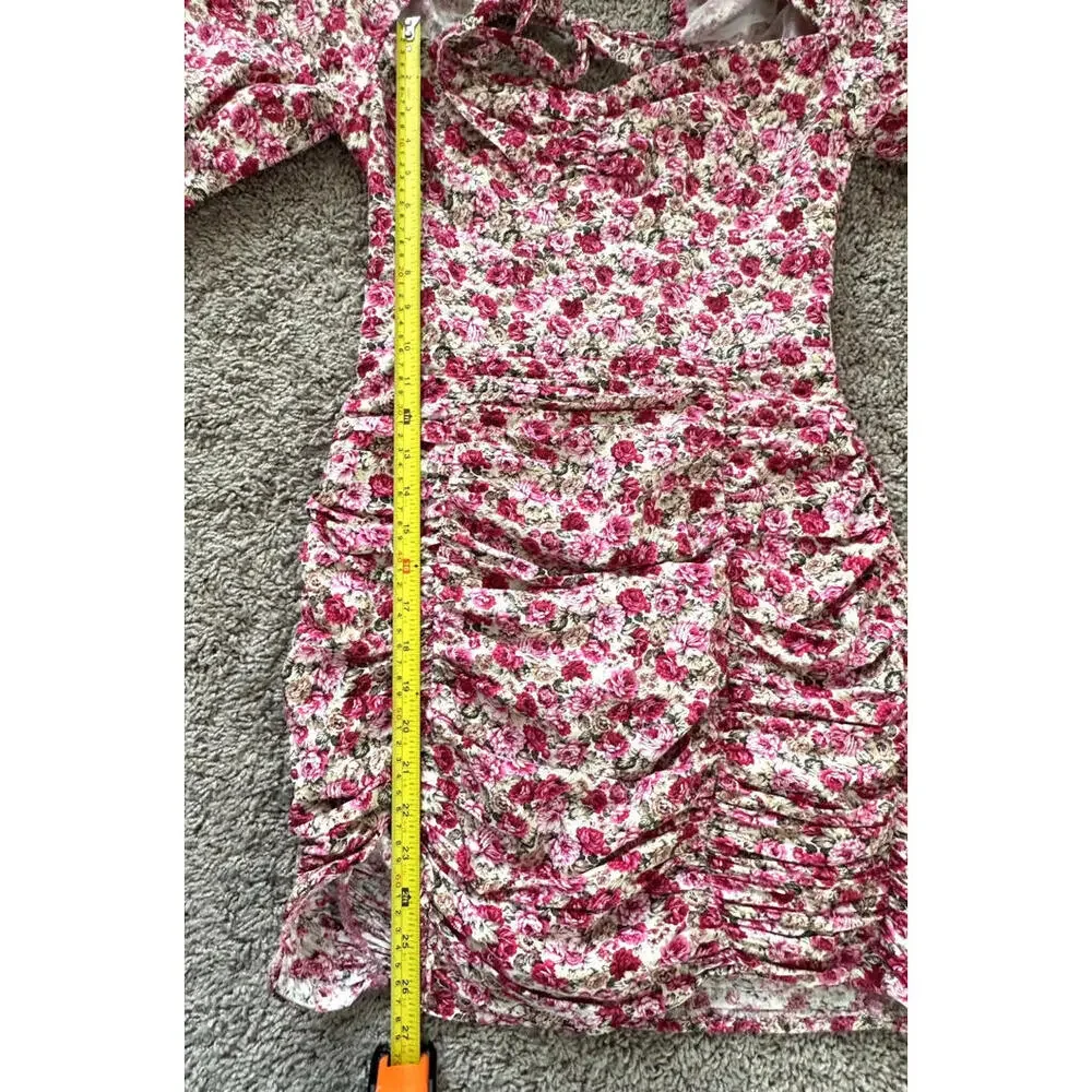 This beautiful Nasty Gal mini dress in size 4 features a vibrant floral print - Picture 9 of 12